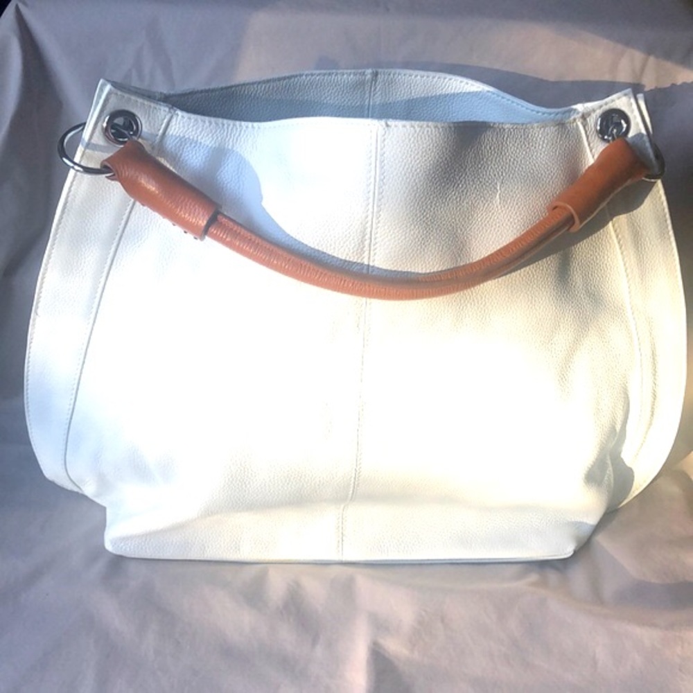 Vincenzo tote, new.